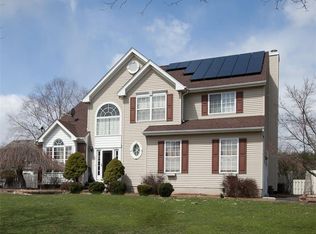 50 Maplehurst Ln, Piscataway, NJ 08854