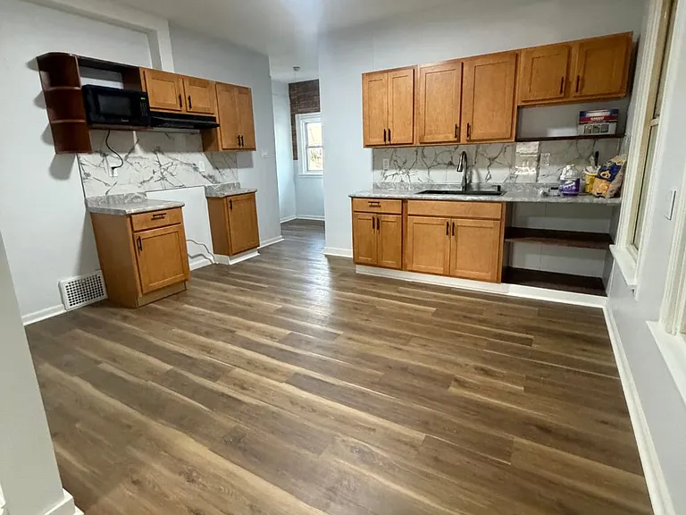 1302 S 21st St #1 — Photo 4
