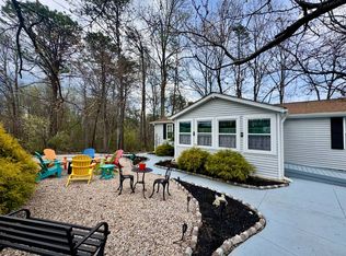 160 Greystone Dr, Hendersonville, NC 28792