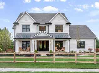 11 Chimney Ridge Dr, Loveland, OH 45140