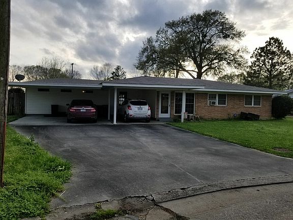 2nd image of 209 Woodcrest Cir