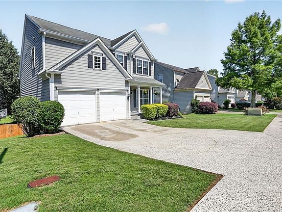 3rd image of 4130 Glenaire Way NW