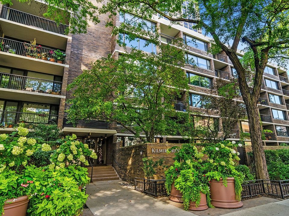 1st image of 1555 N Sandburg Ter APT 310