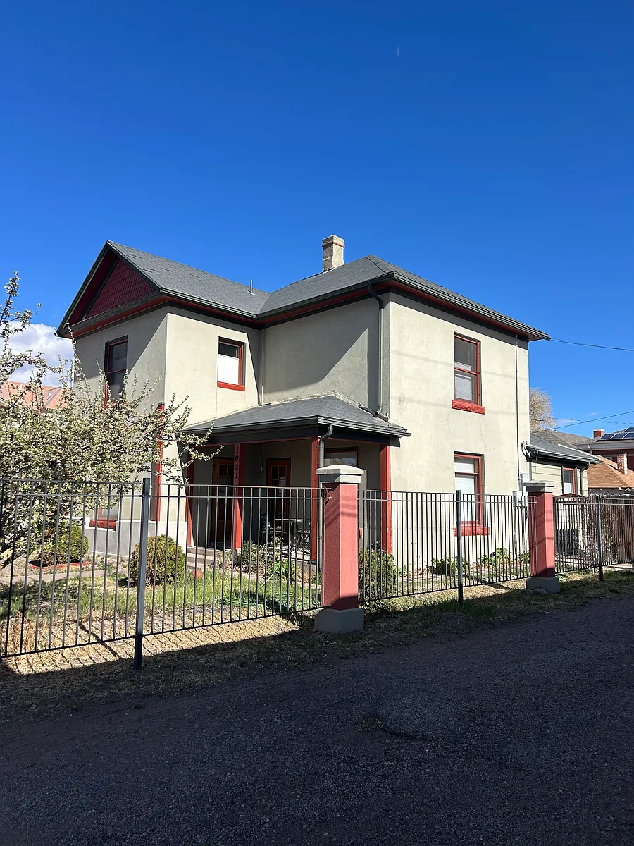 Building Photo - 1021 2nd Ave
