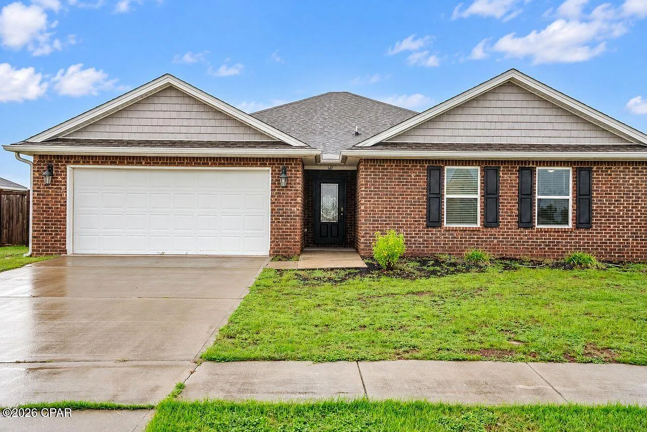 4 bed, 2326 sqft, $2,199 — Photo 2
