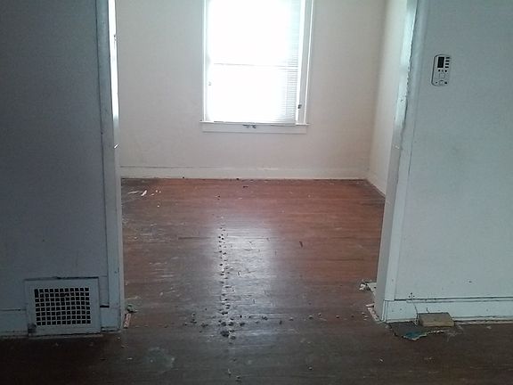 3rd image of 3408 E 45th Ter