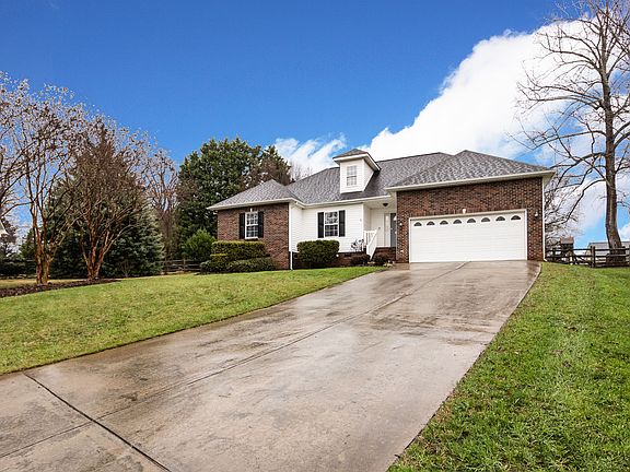 3rd image of 606 Highland Pl