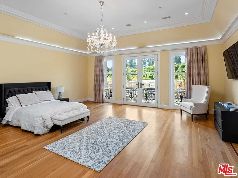 901 N Alpine Dr — Photo 32