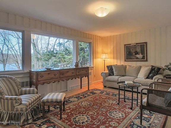 5th image of 153 Sagamore Dr