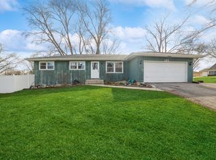 185 Concord Ave, South Elgin, IL 60177