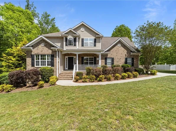 7782 Springdale Meadow Dr, Stokesdale, NC 27357