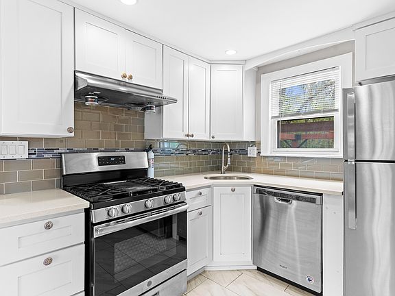 2nd image of 92 Gladeside Ave #1