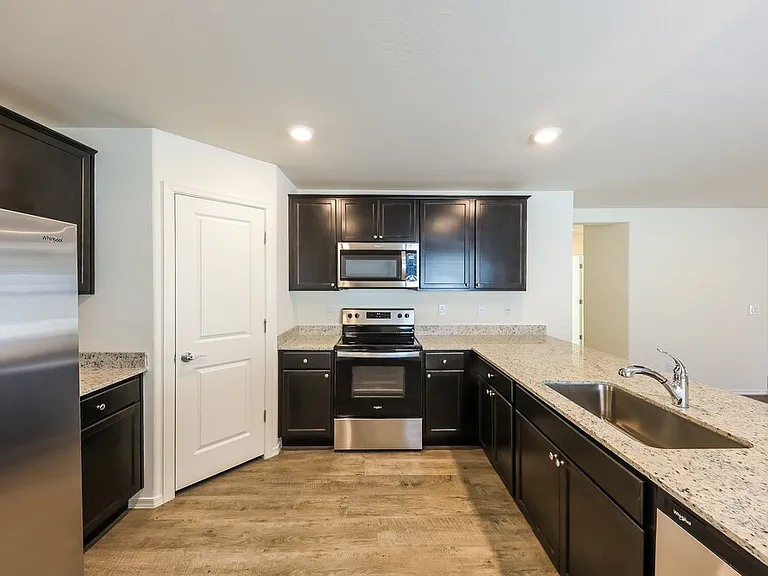 25751 W Coles Rd — Photo 8