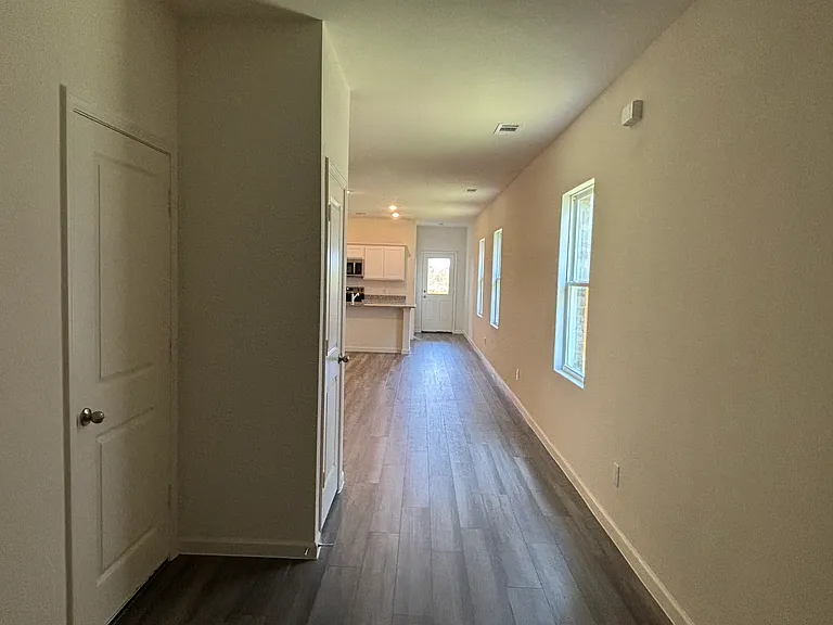 5512 Hastings Ln — Photo 3