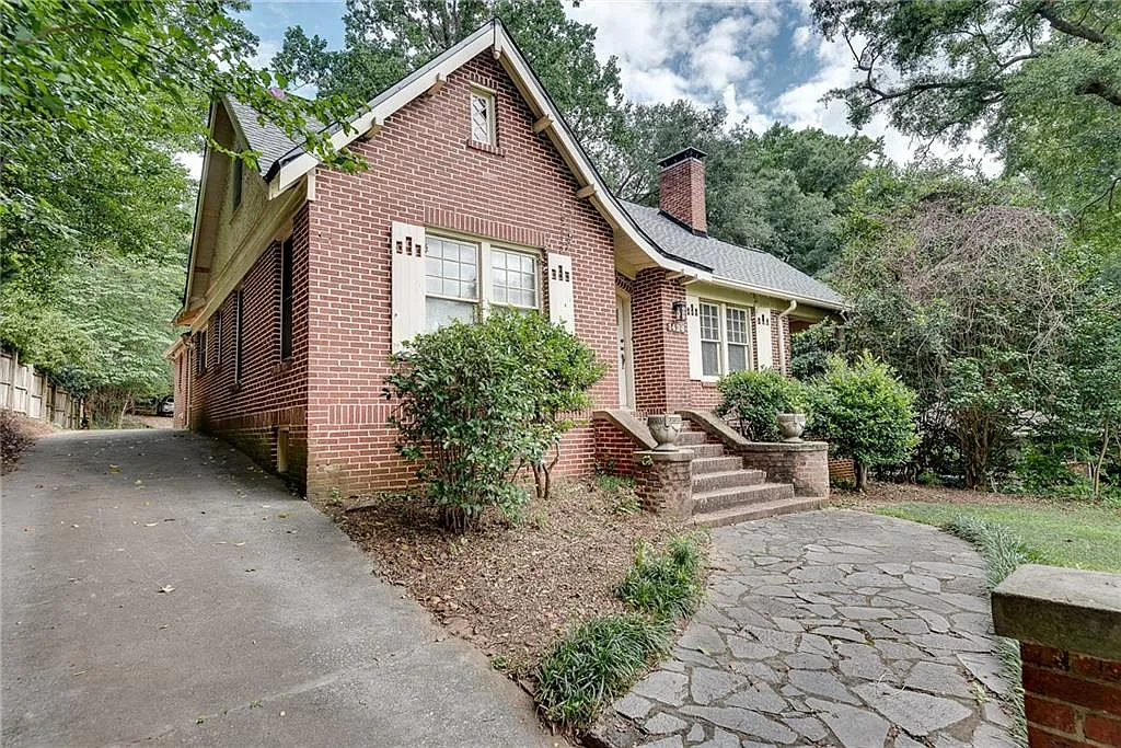 3 bed, 2.0 bath, 1865 sqft, $3,600 — Photo 2