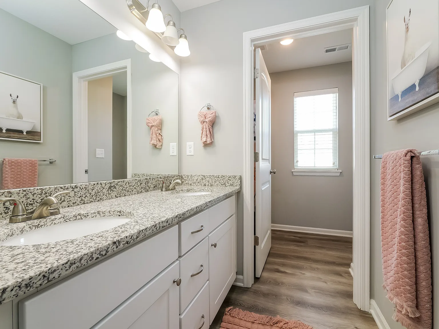 4 bed, 2.5 bath, 2007 sqft, $2,425 — Photo 4