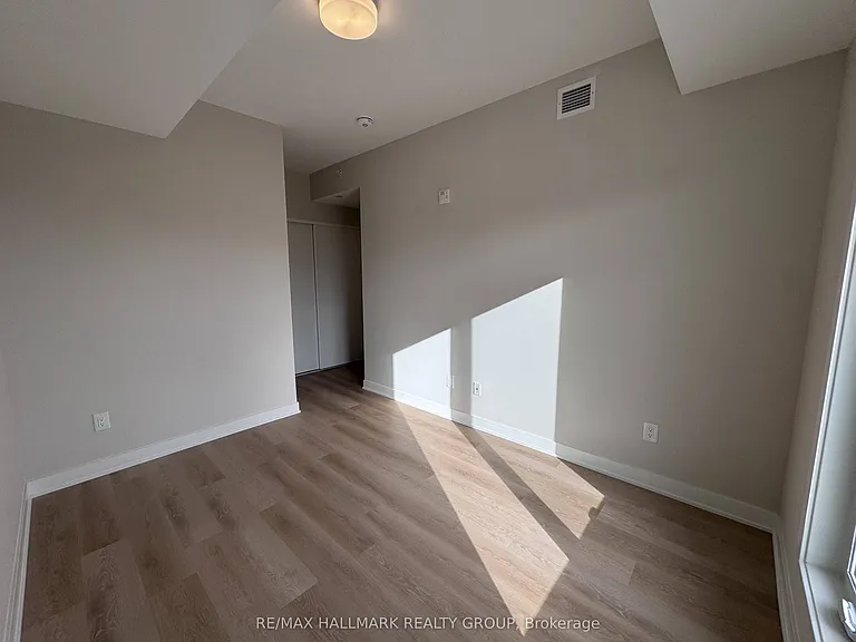 2370 Tenth Line Rd #302 — Photo 18