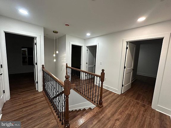 3rd image of 717 207th St