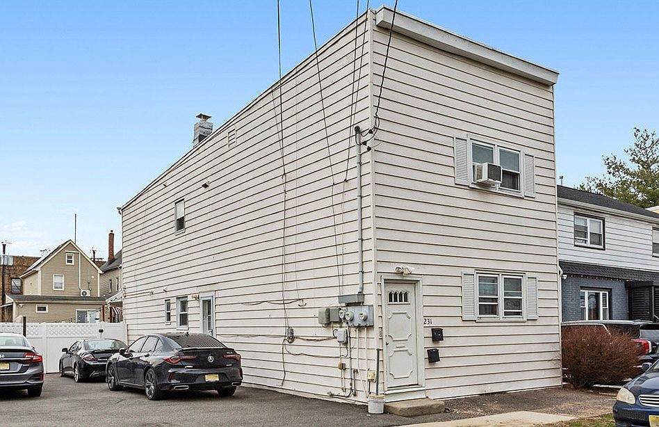 1st image of 231 Stephens St #1