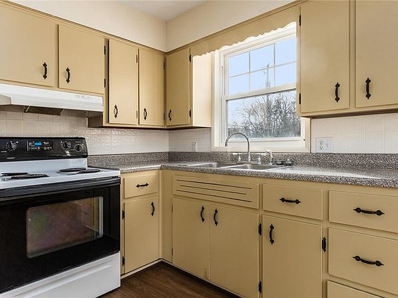 5th image of 6295 Dresden Rd