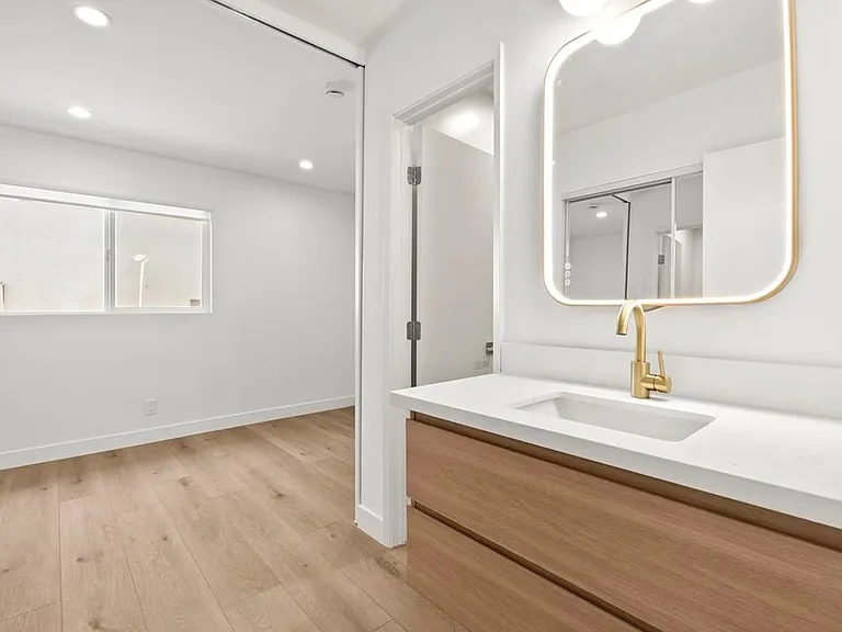 739 N Sweetzer Ave #7 — Photo 9