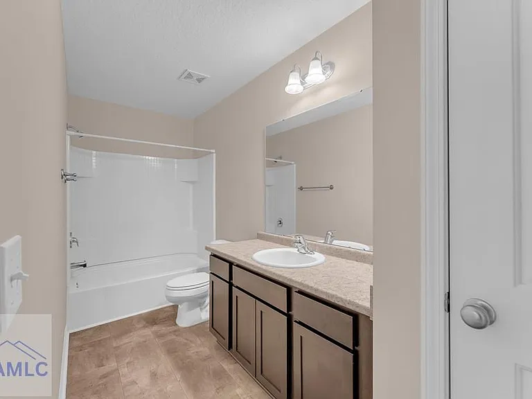 139 W West Winn Ave — Photo 26