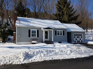 1817 Parkway Dr, Honesdale, PA 18431