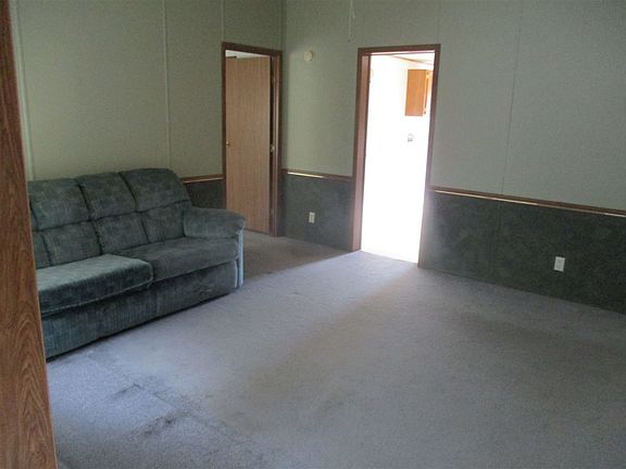 3rd image of 3309 Grand Ave
