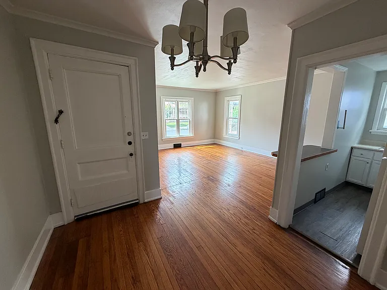 17 Crescent Ave — Photo 5