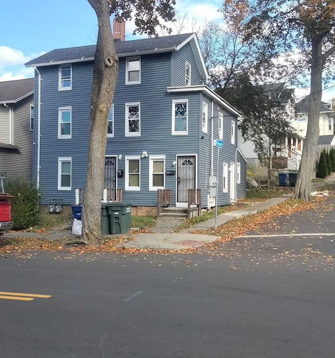 1494 Iranistan Avenue — Photo 1