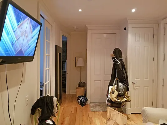 Rented by New York Residence | media 12