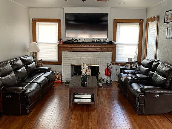 3rd image of 39 Edgewood Ave