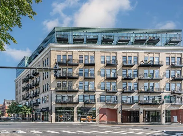 1645 W Ogden Ave Unit 439, Chicago, IL 60612