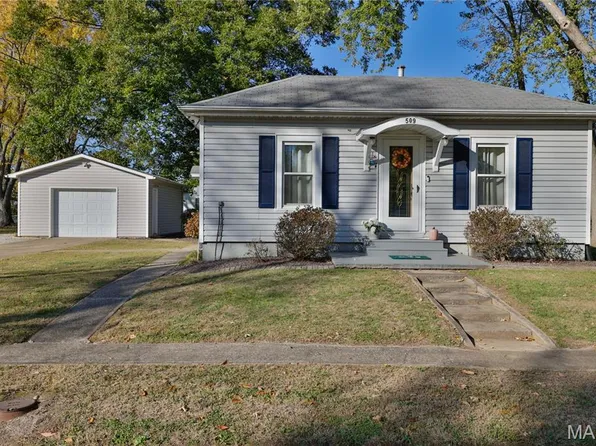 509 Locust St, Hillsboro, IL 62049