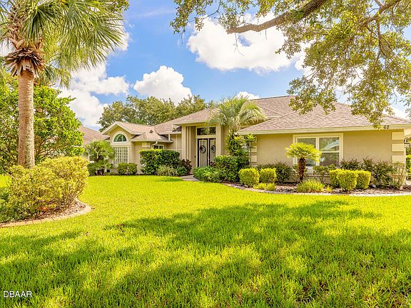 3rd image of 62 Circle Creek Way