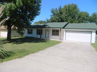 2553 W Primrose Ln, Springfield, MO 65807