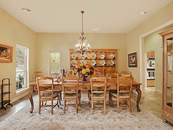 5th image of 308 Sombrilla Ln