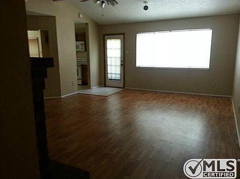 3rd image of 817 Arbor Downs Dr