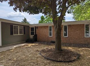 1108 Meadow Dr, Owosso, MI 48867