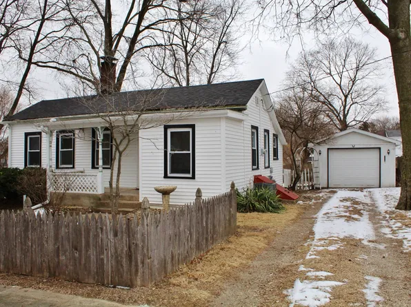 108 N Van Buren St, Newark, IL 60541