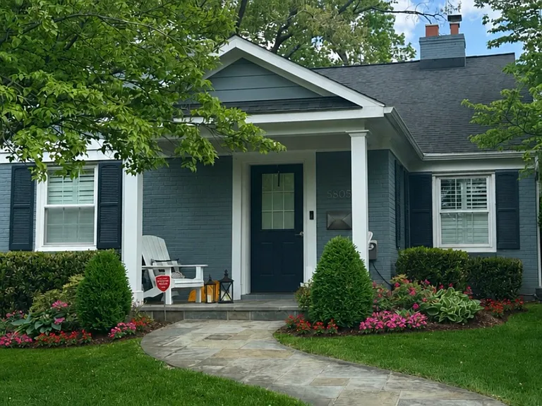 Lowell Pl — Photo 1