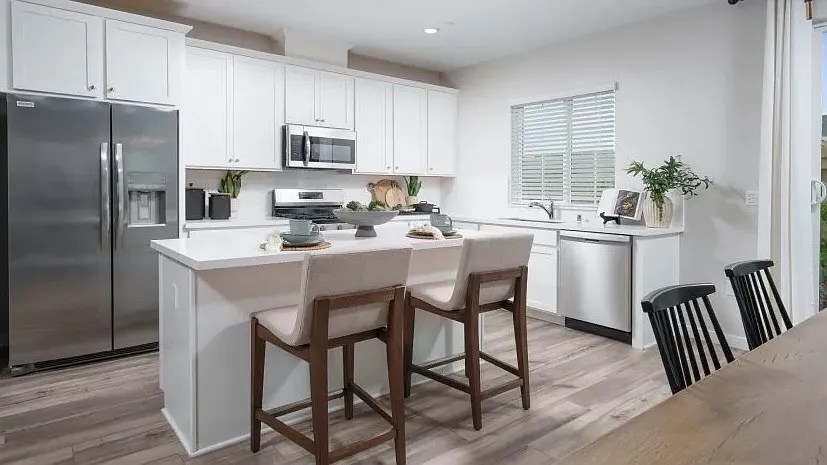 4 bed, 2.5 bath, 2028 sqft, $2,999 — Photo 4