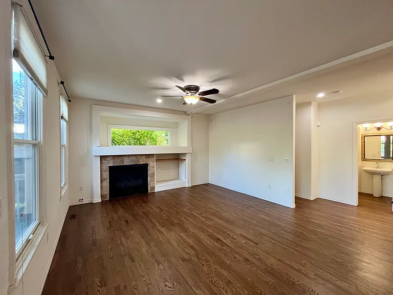 10046 Gwendelyn Ln — Photo 8