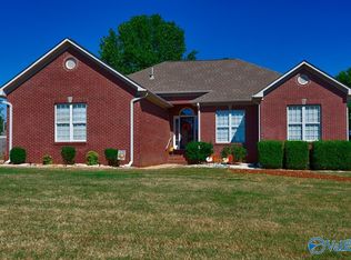24121 Christian Ln, Athens, AL 35613