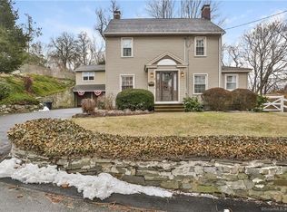 1 Mansfield St, Derby, CT 06418