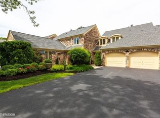6 Court Of Island Pt, Northbrook, IL