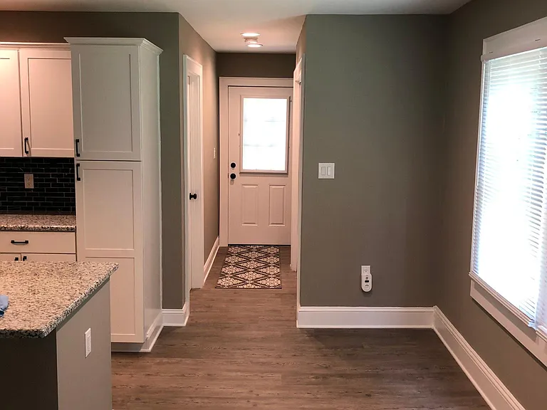 Kitchen Seating Area