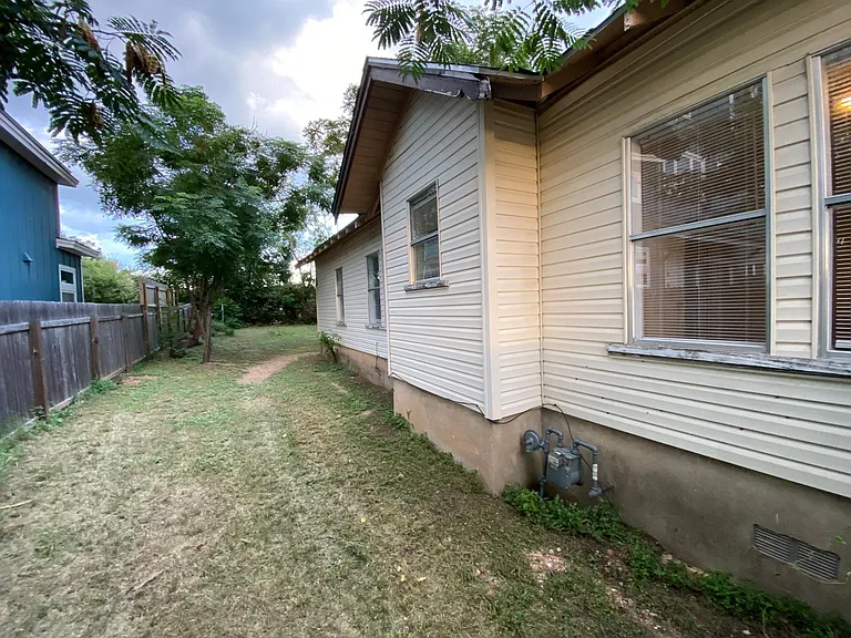 1175 Springdale Rd — Photo 15