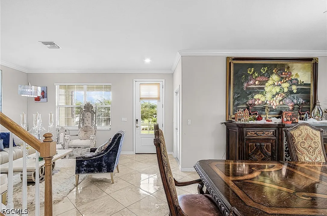 5 bed, 4.5 bath, 3261 sqft, $4,500 — Photo 4