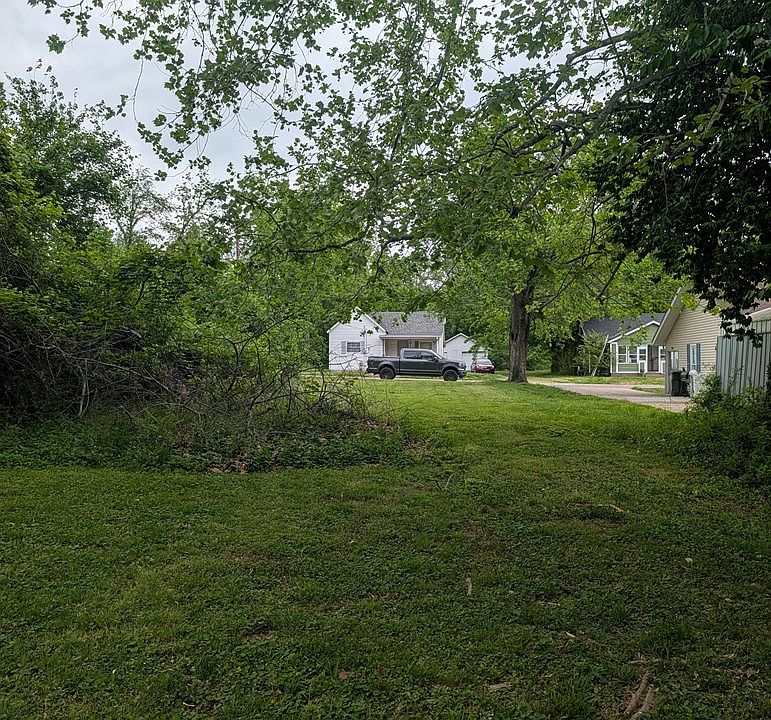 2nd image of 620 Hall St